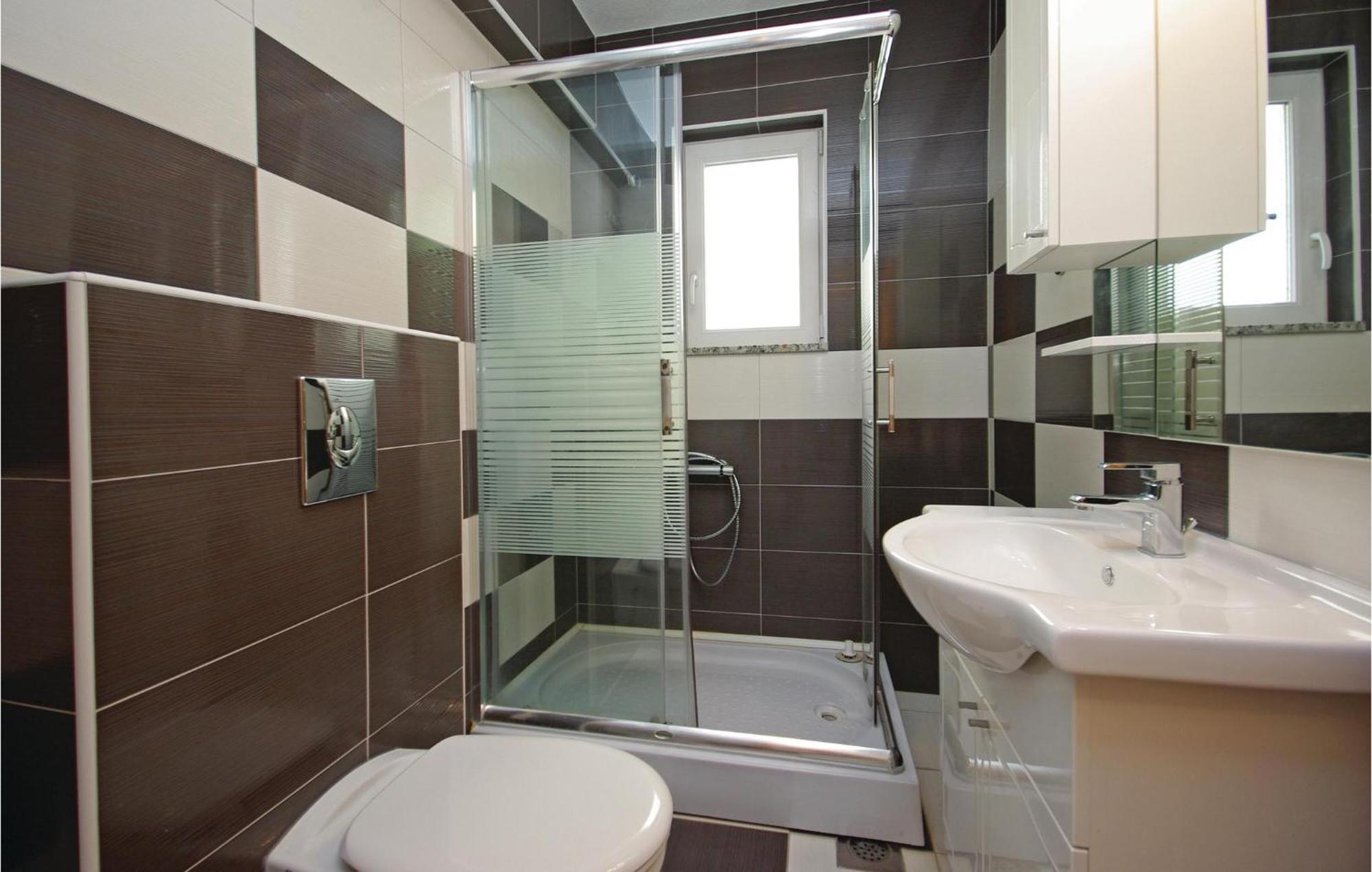 Gorgeous Apartment In Makarska With Wifi Exterior foto